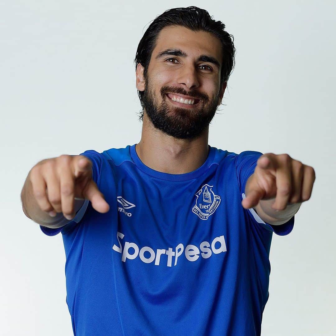 エヴァートンFCさんのインスタグラム写真 - (エヴァートンFCInstagram)「Shared ambition. 🤝 • • • #andregomes #gomes #everton #efc #coyb #barcelona #fcbarcelona #fcb #portugal #portuguese #football #epl #pl #premierleague #signing #newsigning #nsno」6月26日 4時59分 - everton