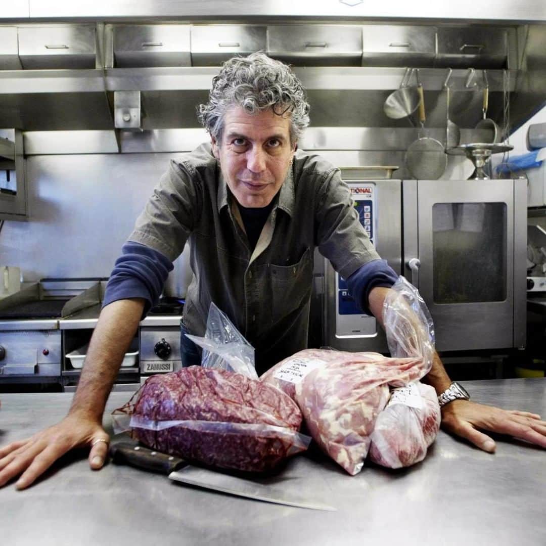 VICEさんのインスタグラム写真 - (VICEInstagram)「Today would have been Anthony Bourdain's 63rd birthday.  On #BourdainDay, we look back at some of our favorite bits of Bourdain wisdom, collected from his writing, interviews, and television appearances over the years.  Read at the link in bio.  Photo by Fairfax Media via Getty Images」6月26日 5時01分 - vice