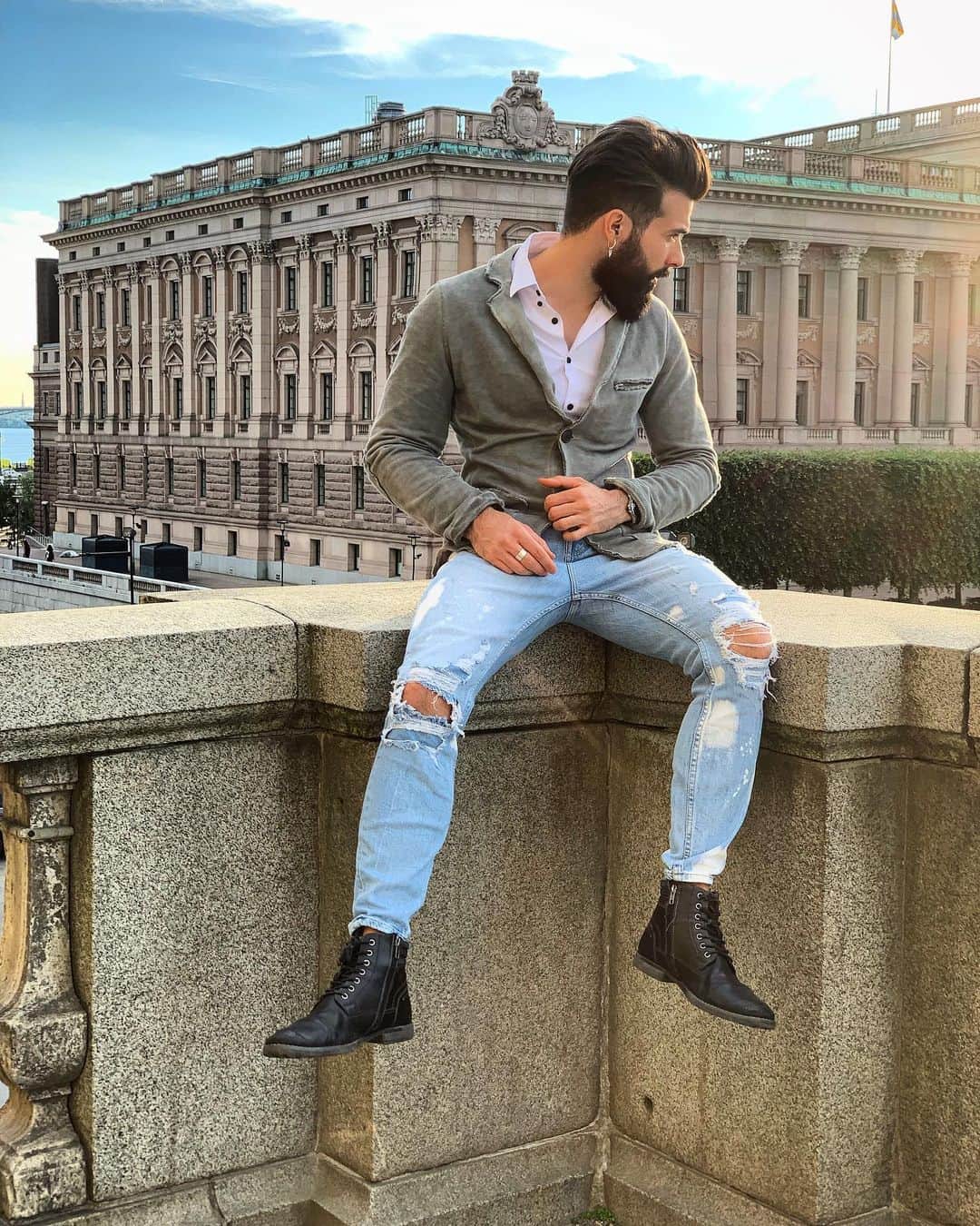 STYLE4GUYSのインスタグラム：「Make it simple , but significant. Check out our friend @Gin.Demarco💥 for more latest hairstyles and fashion inspiration !」