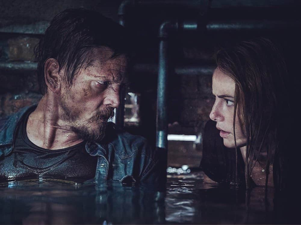 カヤ・スコデラリオさんのインスタグラム写真 - (カヤ・スコデラリオInstagram)「New still with the brilliant @barrythepepper - @thecrawlmovie July 12th @paramountpics 🐊🌧😱👀」6月26日 5時52分 - kayascods