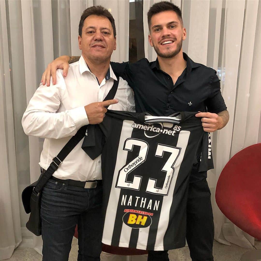 ナタンのインスタグラム：「Parabéns Pai ❤️🎂 Que Deus te abençoe e que você seja muito feliz. Obrigado por tudo que fez por mim e pela família, te amo 👊🏻 @jcribeirosouza」
