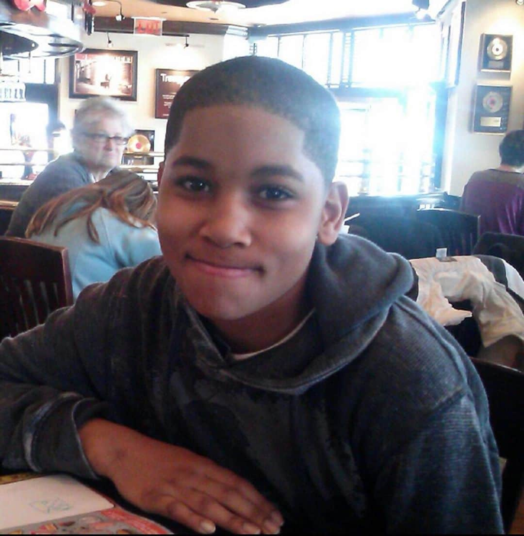 コモンさんのインスタグラム写真 - (コモンInstagram)「At 12 years old, Tamir Rice was tragically shot and killed by the Cleveland Police while he was playing in the park. Today would’ve been his 17TH Birthday. Instead of simply celebrating, Tamir’s courageous mother is still fighting to keep the cop who killed Tamir off the Cleveland Police Force. Sending Love and Light to Tamir’s family and friends. God Bless.」6月26日 6時25分 - common