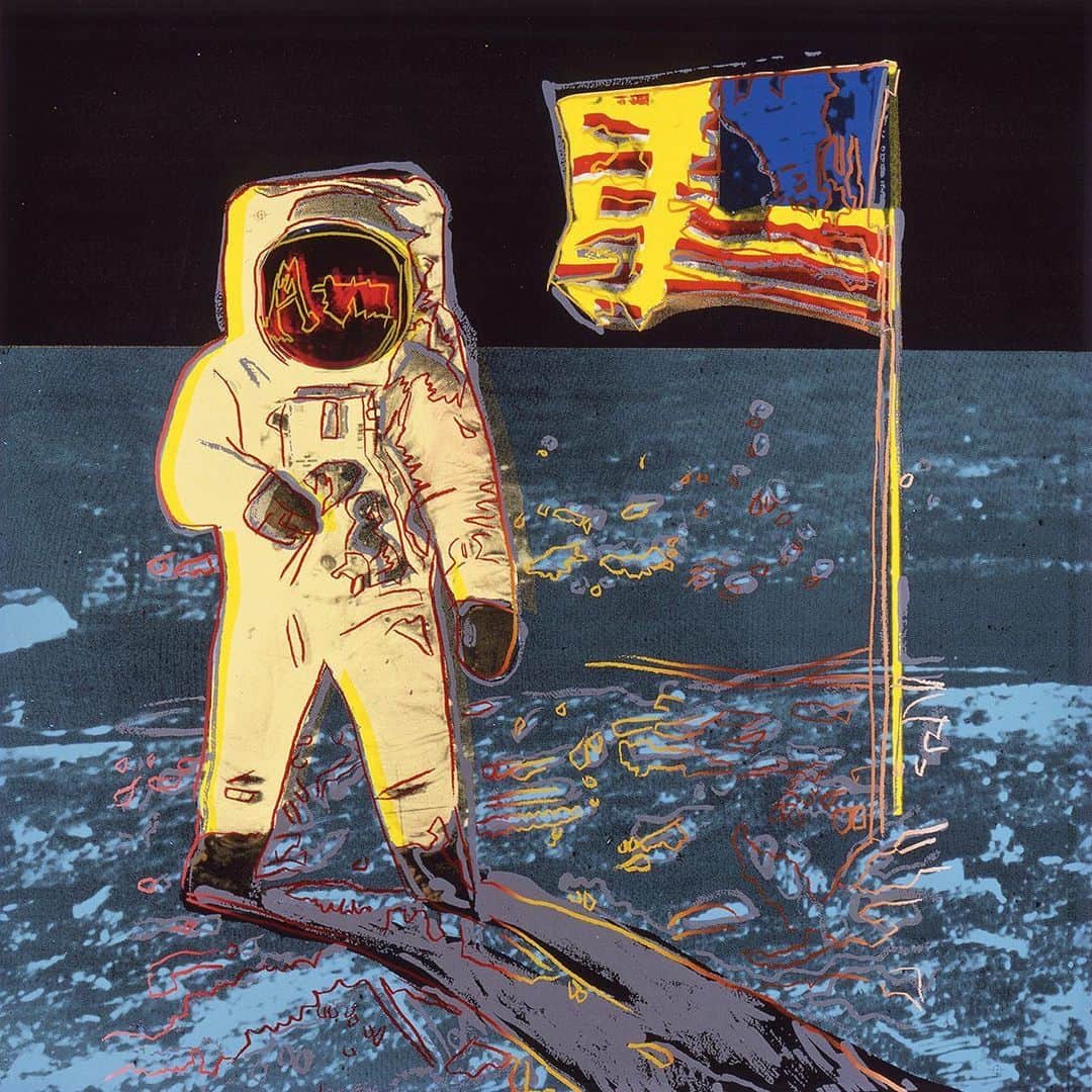 のインスタグラム：「Visit the Kunsthaus Zurich to see “Fly Me to the Moon: The Moon Landing: 50 Years On” before it closes this Sunday.  On the occasion of the fiftieth anniversary of the first moon landing this year, the exhibition explores the history of artists’ engagement with the moon via some two hundred works. Divided into thematic sections, the show focuses on subjects such as lunar topography, moonlit night, the moon’s shadow, ailments associated with the moon, zero gravity, and the moon as mass-media phenomenon. Work by Douglas Gordon and Andy Warhol is included. Find out more via the link in our bio! __________ #DouglasGordon #AndyWarhol #Gagosian @kunsthaus_zuerich Andy Warhol, "Moonwalk (yellow)," 1987 © The Andy Warhol Foundation for the Visual Arts, Inc./Artists Rights Society (ARS) New York.」