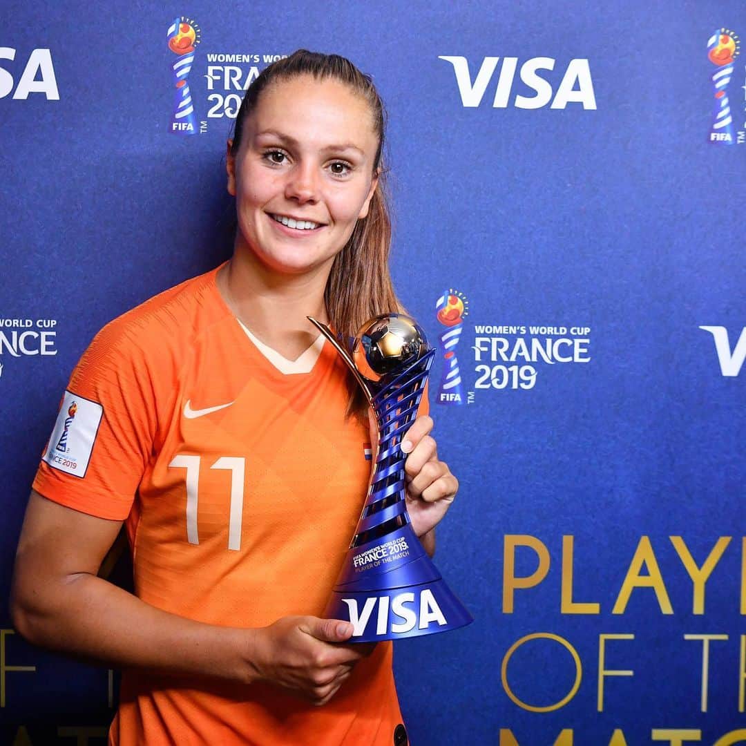 FIFAワールドカップさんのインスタグラム写真 - (FIFAワールドカップInstagram)「Congratulations to 🇳🇱 @liekemartens! The #PlayeroftheMatch presented by Visa for #NEDJPN! #FIFAWWC」6月26日 7時34分 - fifaworldcup