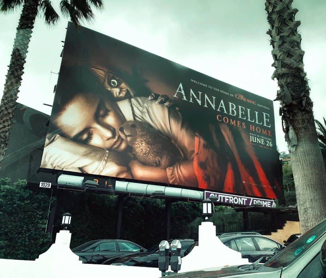 ジェームズ・ワンのインスタグラム：「Billboard on Sunset. #annabellecomeshome starts preview today! And big Happy Birthday shoutout to the amazingly talented @mckennagraceful !!! Your b’day and your movie both dropping on the same day — how cool is that!!」