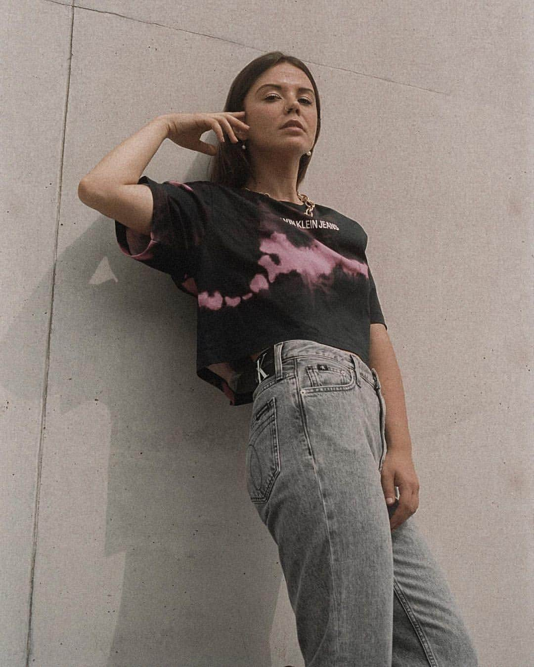 Calvin Kleinさんのインスタグラム写真 - (Calvin KleinInstagram)「All in for #festival season 〰️ ⠀⠀⠀⠀⠀⠀⠀⠀ @chez.amelie shares her picks from our 2019 #CKFestival Edit — how do you style yours? 📸: @quyny ⠀⠀⠀⠀⠀⠀⠀⠀ Shop now 🔝 #STYLEMYCALVINS」6月26日 8時10分 - calvinklein