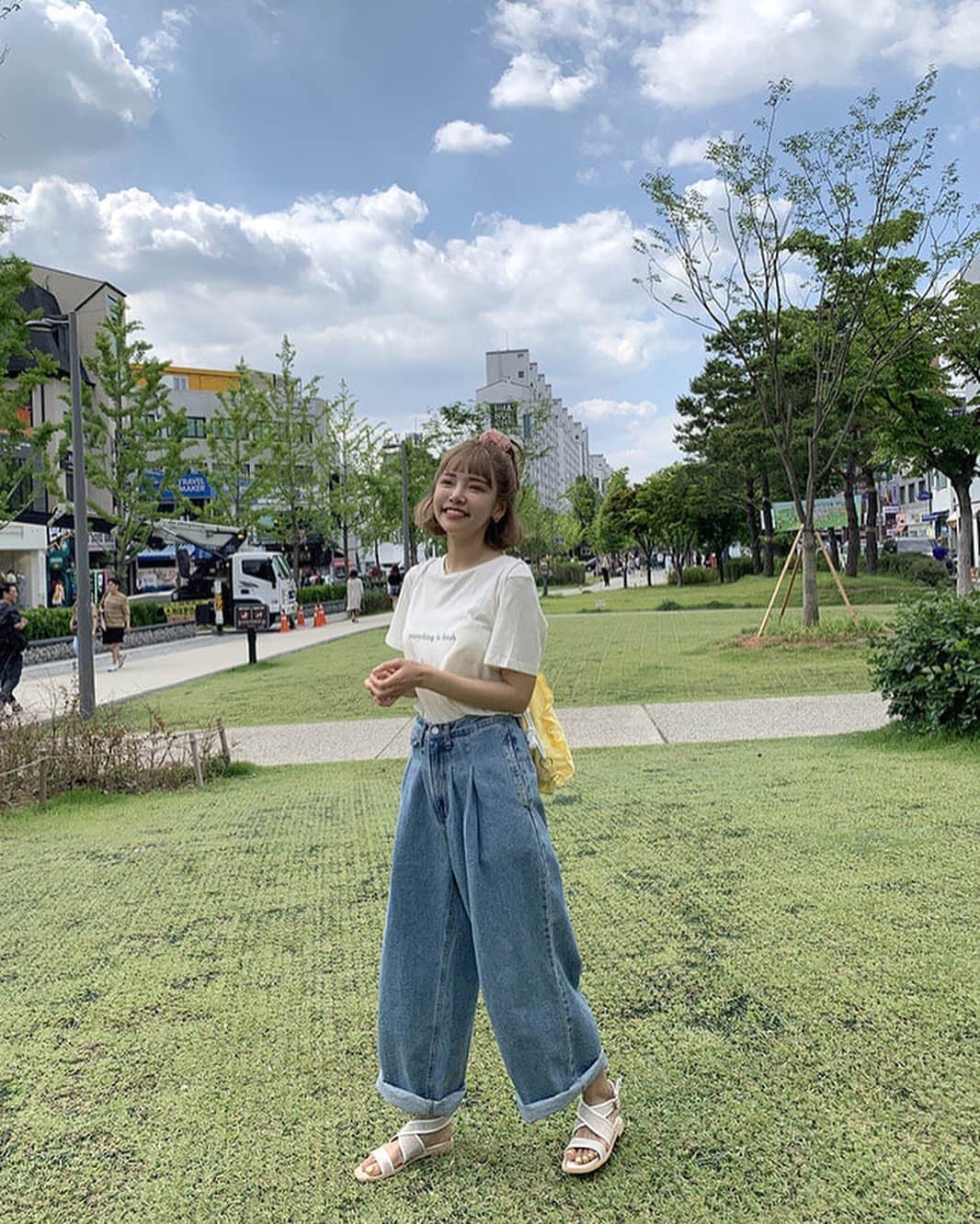Official STYLENANDAさんのインスタグラム写真 - (Official STYLENANDAInstagram)「#굿모닝 6/26(수) 오늘 단 하루 무료배송! 😘 TODAY FREE SHIPPING TO EVERY COUNTRY  2019.06.26(WED) (*Korea Standard Time) ※ Any possible customs duties are up to customers. #stylenanda #worldwidefreeshipping」6月26日 8時13分 - houseof3ce