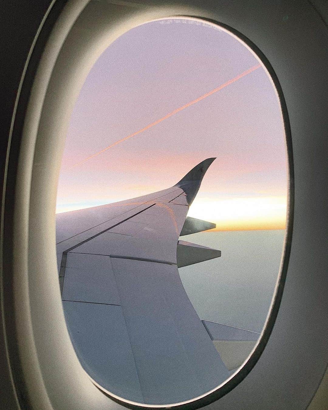 Manamiのインスタグラム：「go on a vacay🌄 #sunrise」
