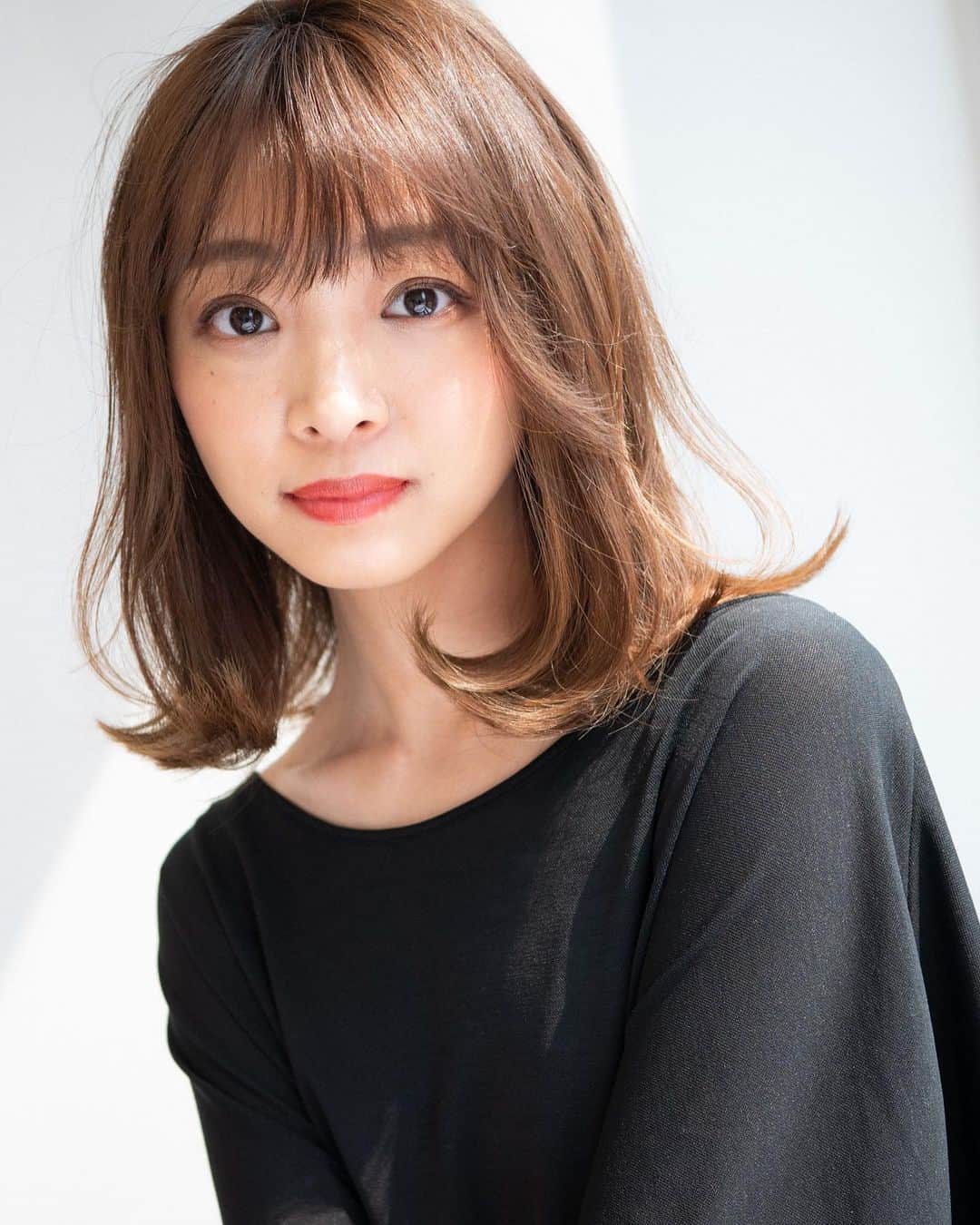 長津 健一郎のインスタグラム：「自然光を味方出来れば撮影は楽しくなるし撮影する前に仕上がりのイメージが完成してゴールを決めれば完成度はより高くなるのは普段のサロンワークと近い  コンセプト nothing can be more beautiful ナッシング キャン ビー モア ビューティフル ————————————— ---------------------------- #GranCieux  #quatrochiba #サロモ  #メイク #美容 #ヘアスタイリスト  #ひたちなか #コーディネート#コーデ #quatro  #hairstyle  #hairstyles  #hairstylist  #ヘアサロン#ファッション#千葉中央 #撮影会 #撮影 #モデル #撮影モデル募集 #サロン #水戸 #instagood #photooftheday #love #followme」