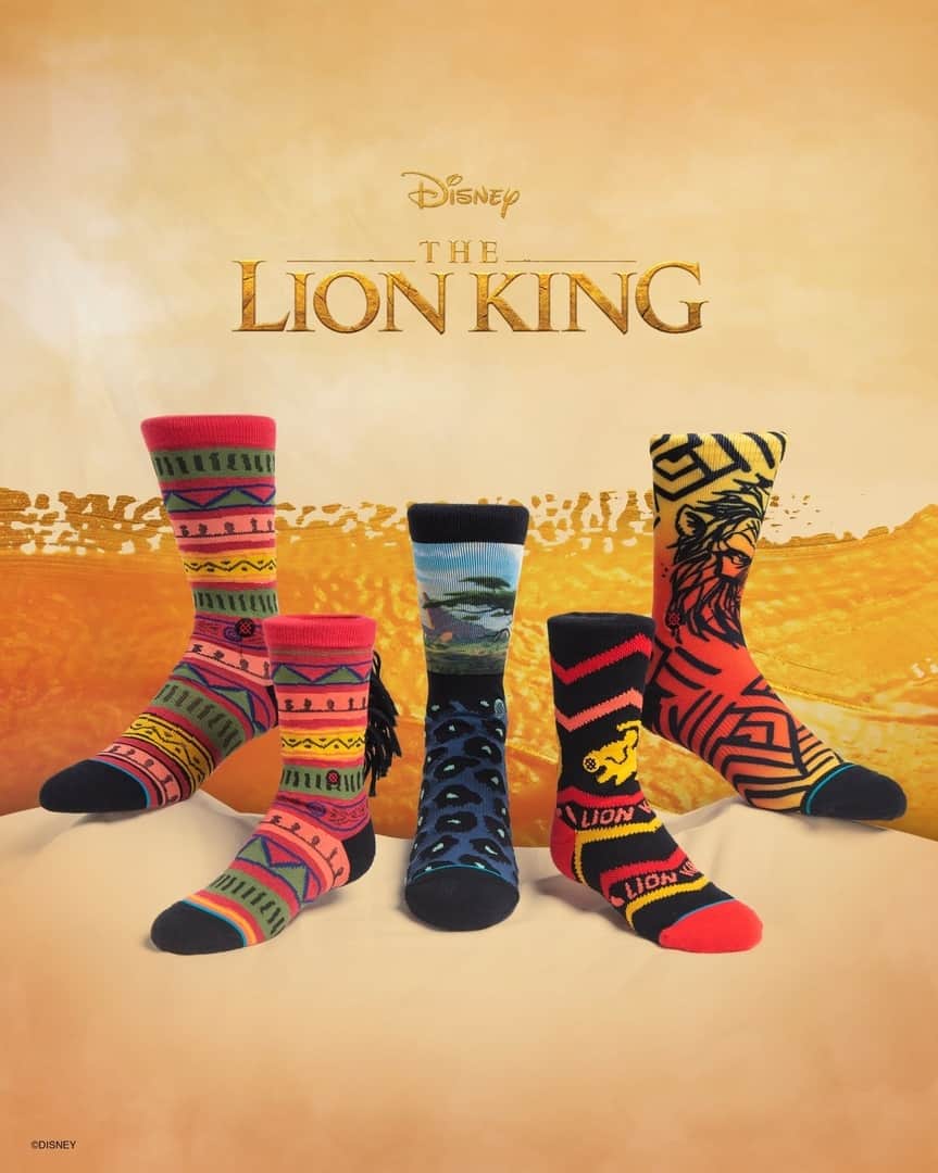 Stanceさんのインスタグラム写真 - (StanceInstagram)「Everything the light touches is our kingdom 🐾 Presenting our @Disney Lion King collection, with styles for the whole family, each inspired by the upcoming live action version of the film. We brought the magic of the Pride Lands to three new styles featuring Simba, Scar, and Pride Rock. The entire collection is available now through the link in our bio. #DisneyxStance」6月26日 9時00分 - stanceofficial