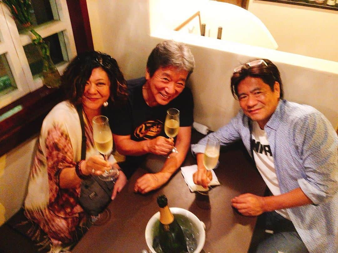 Tammyさんのインスタグラム写真 - (TammyInstagram)「スリーディズライブの後は島村さん、白坂さんと楽しく飲みました(^^) . ええ夜でした。  まだまだがんばらなあかんなぁ！と思いました😊  がんばるぞ〜 ♡  #Tammy #Tammyyanen #photo #シンガーソングライター #唄 #ギター #singer #songwriter #guitar #artist  #solo #music #song #blues #rock #恩学 #音楽 #想い #art #live #love #life #弾き語り #ライブ #ツアー #飲み #島村英二 #音楽談義 #高円寺 #人」6月26日 9時42分 - tammyyanen