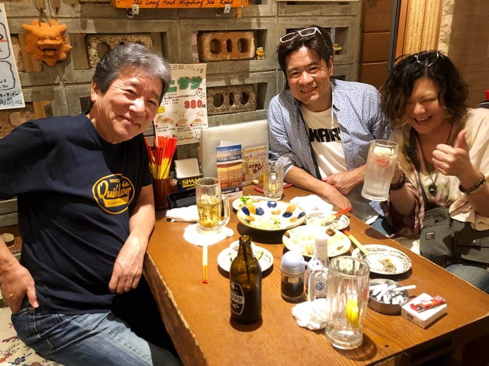 Tammyさんのインスタグラム写真 - (TammyInstagram)「スリーディズライブの後は島村さん、白坂さんと楽しく飲みました(^^) . ええ夜でした。  まだまだがんばらなあかんなぁ！と思いました😊  がんばるぞ〜 ♡  #Tammy #Tammyyanen #photo #シンガーソングライター #唄 #ギター #singer #songwriter #guitar #artist  #solo #music #song #blues #rock #恩学 #音楽 #想い #art #live #love #life #弾き語り #ライブ #ツアー #飲み #島村英二 #音楽談義 #高円寺 #人」6月26日 9時42分 - tammyyanen