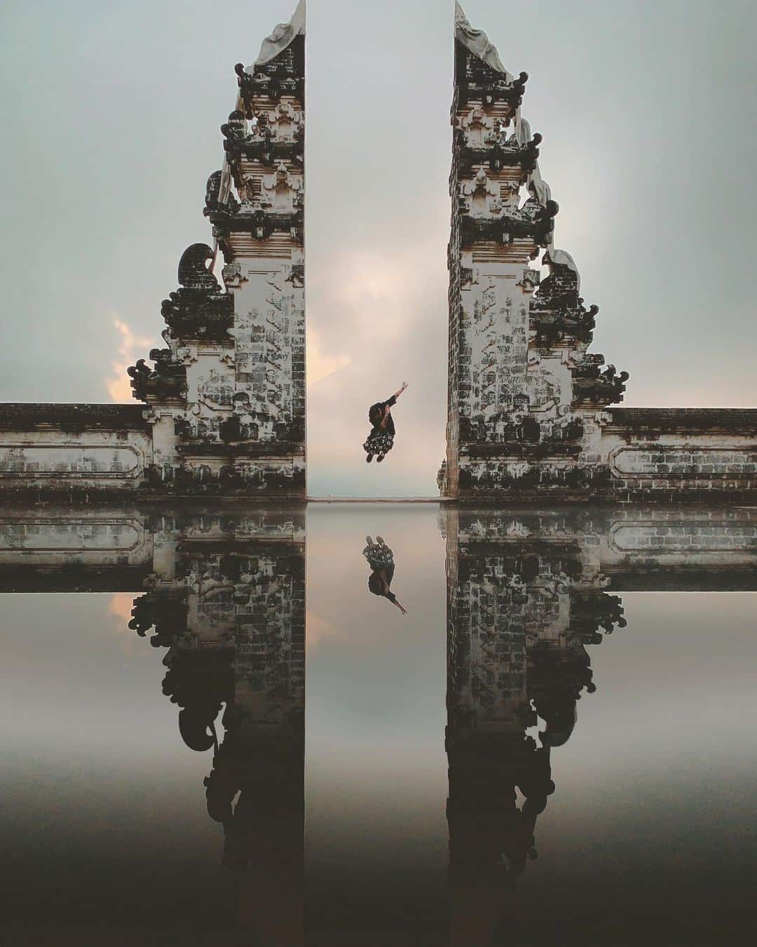 s ᴇ  ɴ ᴋ ᴄのインスタグラム：「Dabbing through the gate of heaven  #seanalogue .」