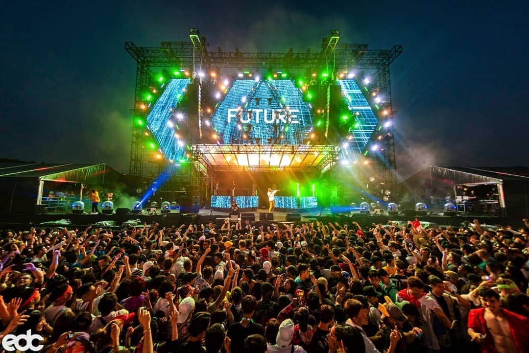 EDC Japanのインスタグラム：「今年はHard presents cosmicBEACHに人気ラッパーFuture が登場！  Did you catch Future at Hard presents cosmicBEACH?? #edcjapan」