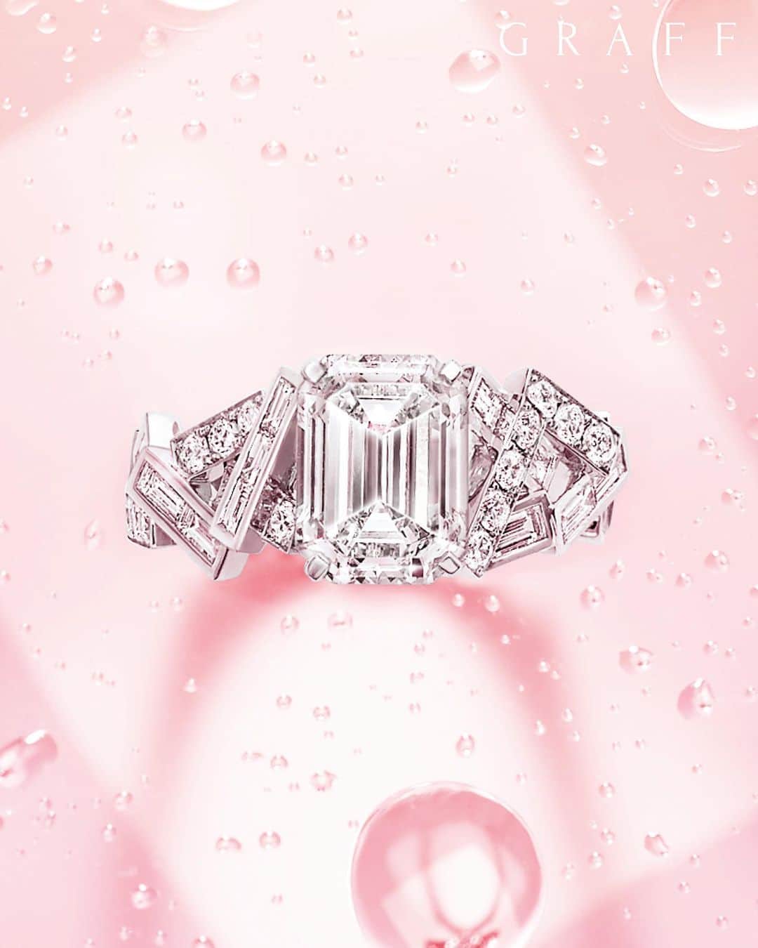 Graffさんのインスタグラム写真 - (GraffInstagram)「Dancing in the rain . D colour emerald cut diamond Threads ring . #graffdiamonds #highjewelry」6月26日 19時30分 - graff