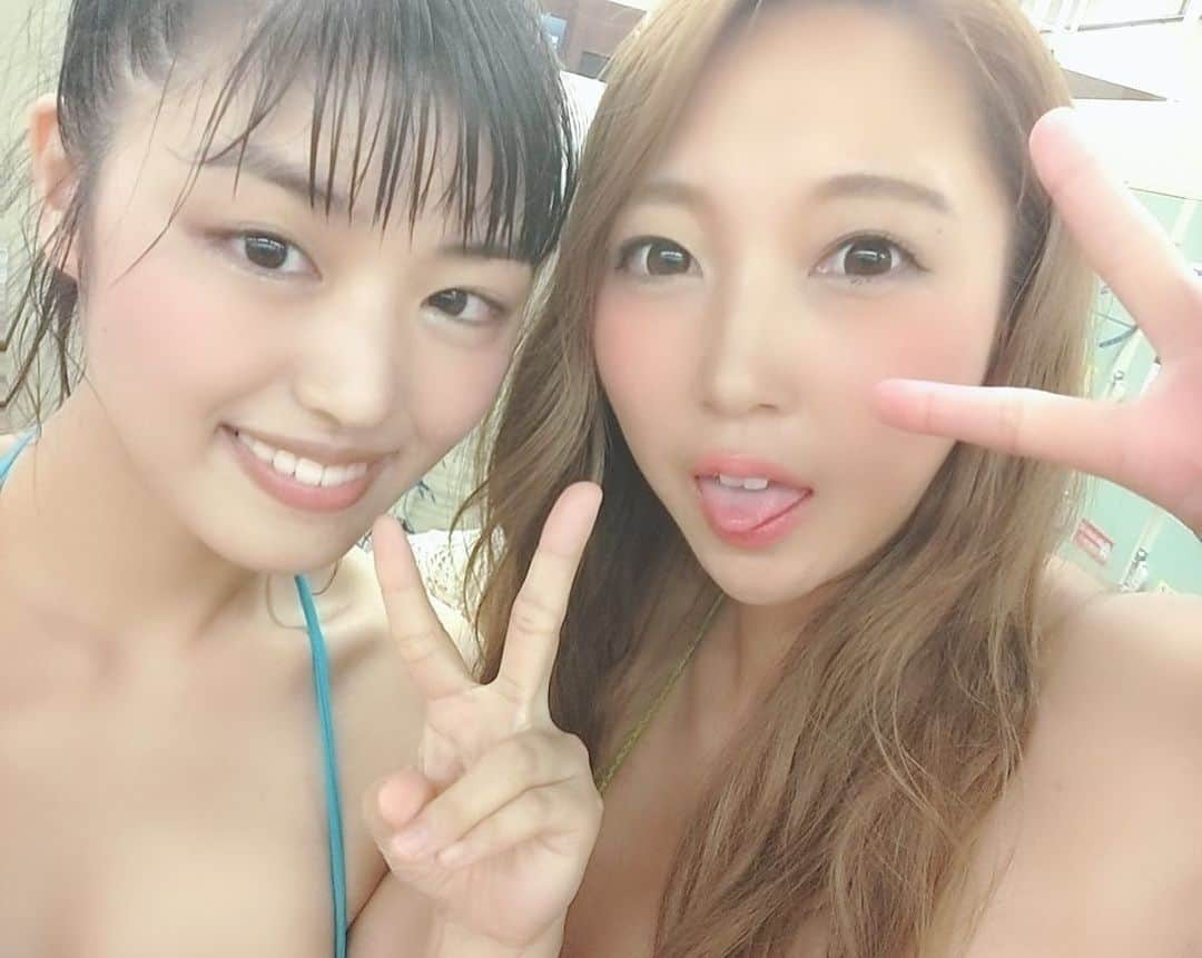 あさいあみさんのインスタグラム写真 - (あさいあみInstagram)「一気に100人の水着の女の子に会えるなんてなんて贅沢な時間だったんだろww ジワジワと凄いな〜っと実感する🤔🤔🤔 たぶん来てくれた人たちもそう思ってると思う🤔🤔🤔 今夜21時から7/5の #ZOOM撮影会 の受付開始しまーす！🤗 会いに来てくだパイ🤗💕💕💕 #あさいあみ #内田瑞穂 #駒井まち #蒼井まや #グラビア #グラドル #プール撮影会 #ホリエモン100人のグラビア美女撮影会 #撮影会」6月26日 19時35分 - asai_ami