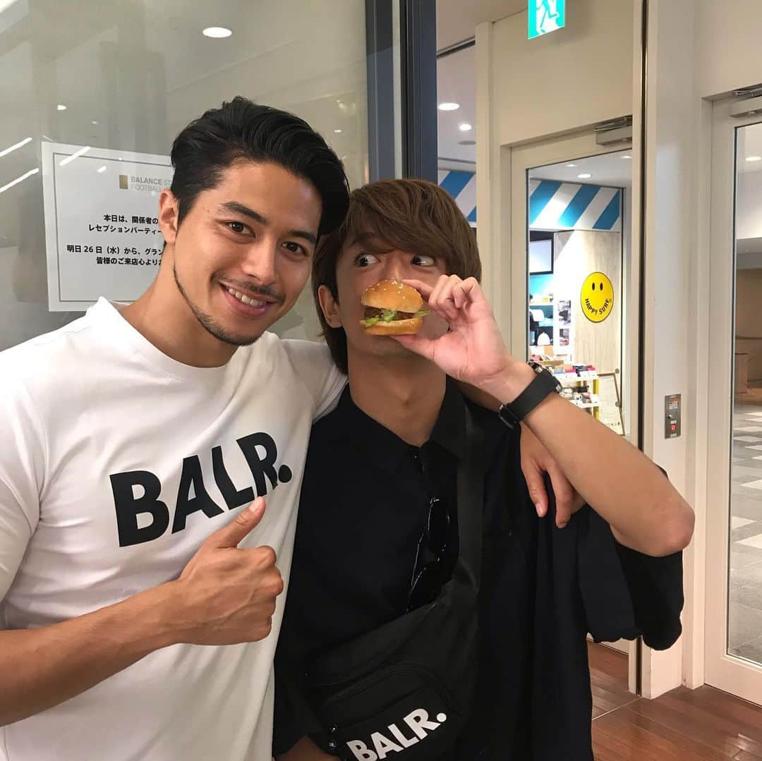 大倉士門さんのインスタグラム写真 - (大倉士門Instagram)「マイト。同い年。 キリッの顔とタレッの顔。 マイトは一人焼肉ばっかり。 陽介くんに会ったのに ご飯行ってくれへんくて かっこいい去り方された。」6月26日 19時39分 - shimonsmile