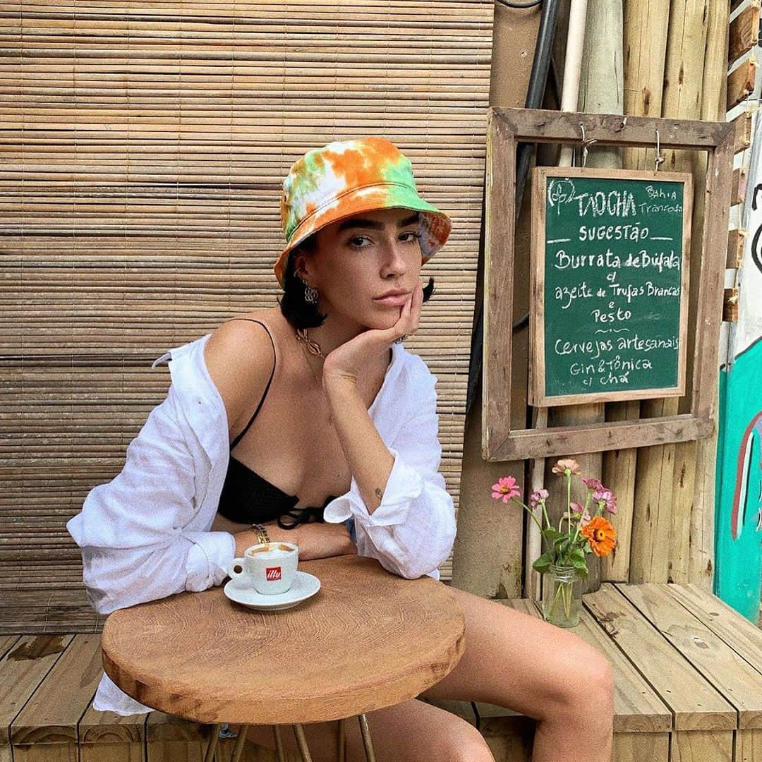 Blonde Saladさんのインスタグラム写真 - (Blonde SaladInstagram)「WHAT DOES A CELEB WEAR AT THE SEASIDE?🐚Here all the inspo you’ll need to make the beach your next runway🌊Who’s your fav? #theblondesalad #beachwear #fashion #trend #apparel #elsahosk #valentinaferragni #veronicaferraro #neginmirsalehi #leoniehanne #brittanyxavier #sincerelyjules」6月26日 19時54分 - theblondesalad