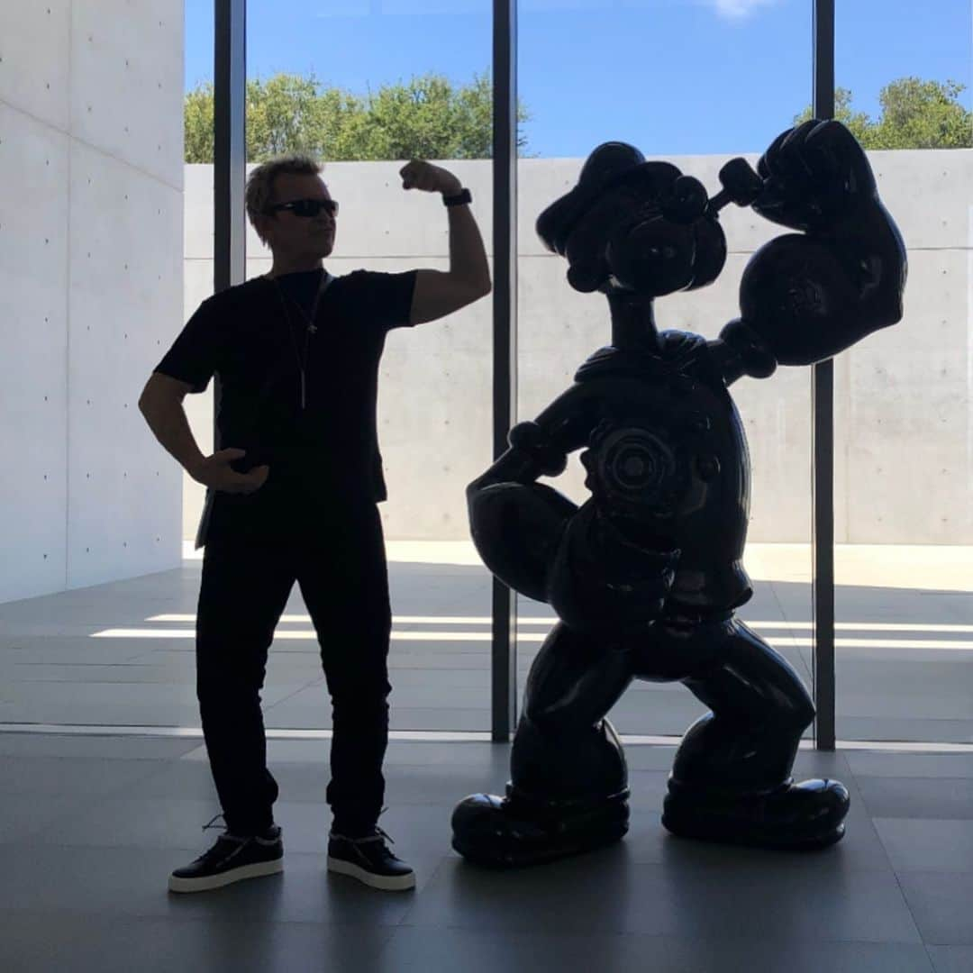 ビリー・アイドルさんのインスタグラム写真 - (ビリー・アイドルInstagram)「@jeffkoons Popeye  Idol silhouette @mariaarenabell -BFI」6月26日 19時52分 - billyidol