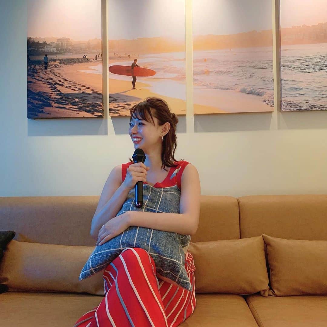 karen okajimaさんのインスタグラム写真 - (karen okajimaInstagram)「ㅤㅤㅤ  ㅤㅤㅤ  この間MEETSBARで またまた女子会してきました☺️❤️ ㅤㅤㅤ  広い個室でカラオケ楽しんだ😍🎤 エモい曲ばっかり歌ったりして ラップとかも歌ったりして 面白すぎて終始笑ってた😂😂 ごはんも美味しくていつも幸せ✨ ㅤㅤㅤ  ミネストローネとポテトと ハラミステーキがおすすめです✨ ㅤㅤㅤ  #bar #大阪 #大阪ミナミ #MEETSBAR #カラオケバー #ミーツバー #ティファニー #Tiffany #岡島かれん」6月26日 19時53分 - karenokajima0318