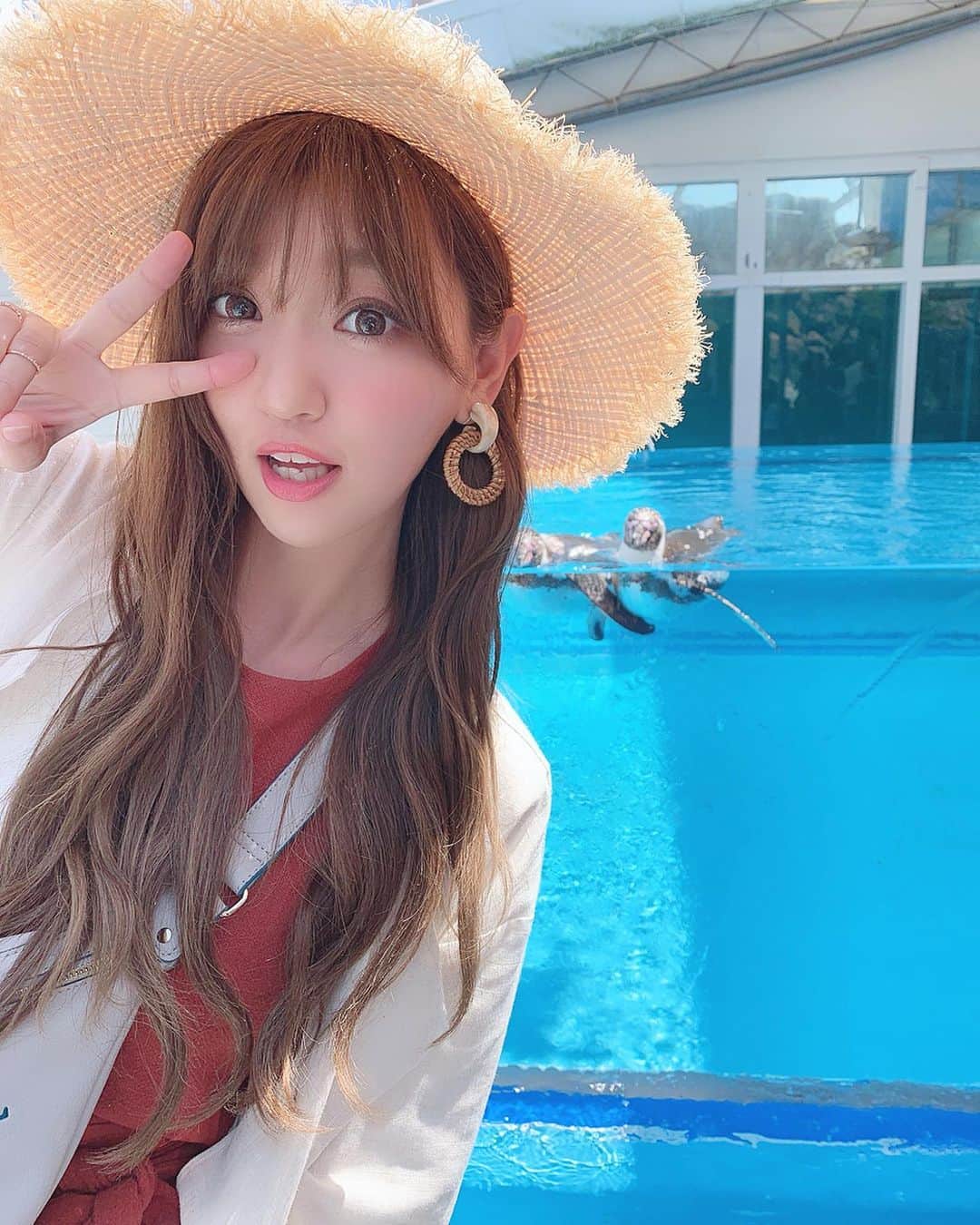 いっちゃん/嶋津 いつみのインスタグラム：「. . 前回記事で オススメを教えてくれたみんな ありがとー🤗💕💕💕 . . . . . みんなのコメントを家族で見て 家族会議した結果、 オトンのゴリ押しで鳥羽水族館に行ってきたよん🐋🐳🐬✨ . . . . . . オットセイの赤ちゃん👶見たり セイウチ触ったり キャーキャー言って楽しかった❤️ . . . . . 帰りの運転4時間はキツかったけど🙄🖤w . . . . #関西  #関西サロモ  #サロンモデル #サロモ #いっちゃん  #フリーモデル #関西モデル  #あざといっちゃん #かわいっちゃん #ブライダルモデル #アレンジモデル #ヘアカラー  #ヘアアレンジ #撮影依頼受付中 . . . . . . . .  7月8月のお仕事依頼受付中です🧚🏻‍♀️💜 . .」