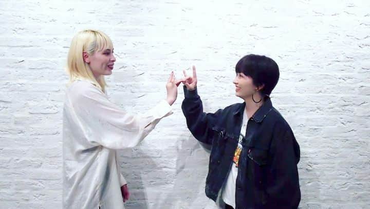 M-ON! MUSIC｜エムオンミュージックのインスタグラム：「﻿ ＼#10回クイズ／﻿ ﻿ #chelmico(@chelmico)﻿ #マルとバツ も﻿ #エムオンミュージック にて公開中♪ ﻿ ﻿ [回答者]﻿ #RACHEL(@ohayoumadayarou) ﻿ ﻿ [出題者]﻿ #MAMIKO(@______mmk______)」