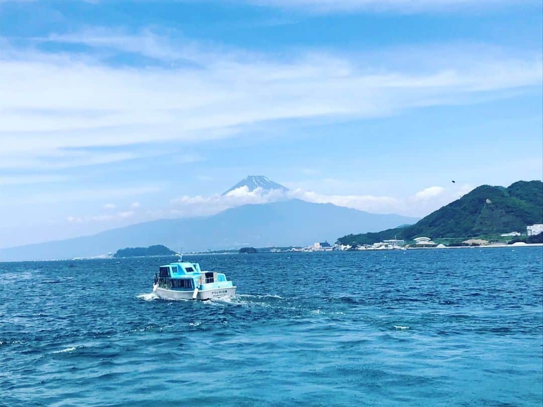 中村優さんのインスタグラム写真 - (中村優Instagram)「伊豆の海は綺麗やなぁ〜🧚🏻‍♀️💙 なかなか日本！のロケでした‼︎」6月26日 20時17分 - nkmr_yu