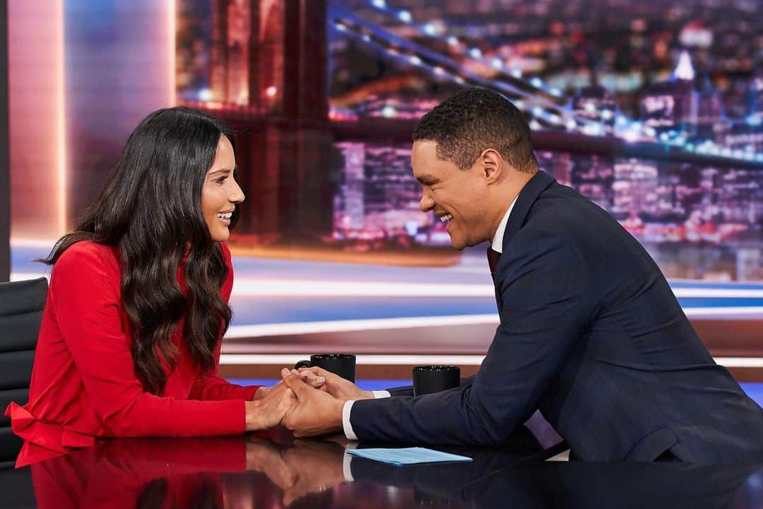 オリヴィア・マンさんのインスタグラム写真 - (オリヴィア・マンInstagram)「So many emotions tonight on @thedailyshow」6月26日 11時38分 - oliviamunn