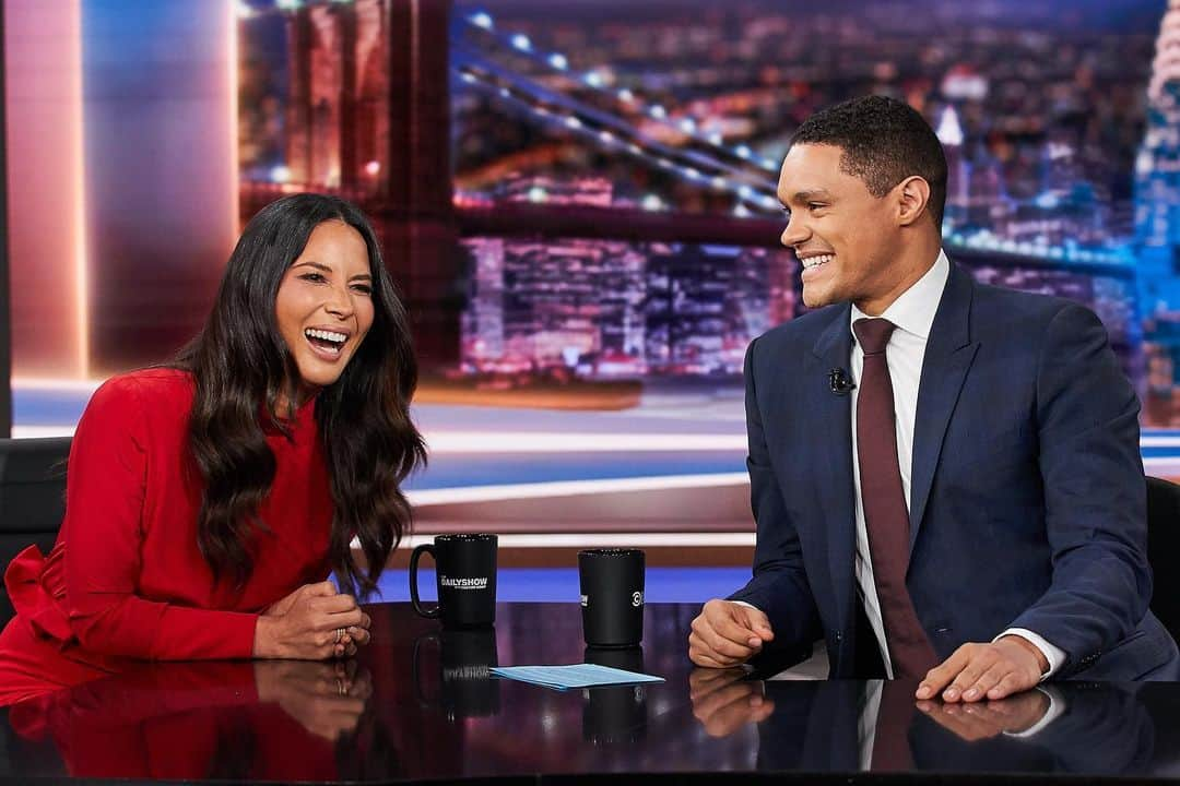 オリヴィア・マンさんのインスタグラム写真 - (オリヴィア・マンInstagram)「So many emotions tonight on @thedailyshow」6月26日 11時38分 - oliviamunn