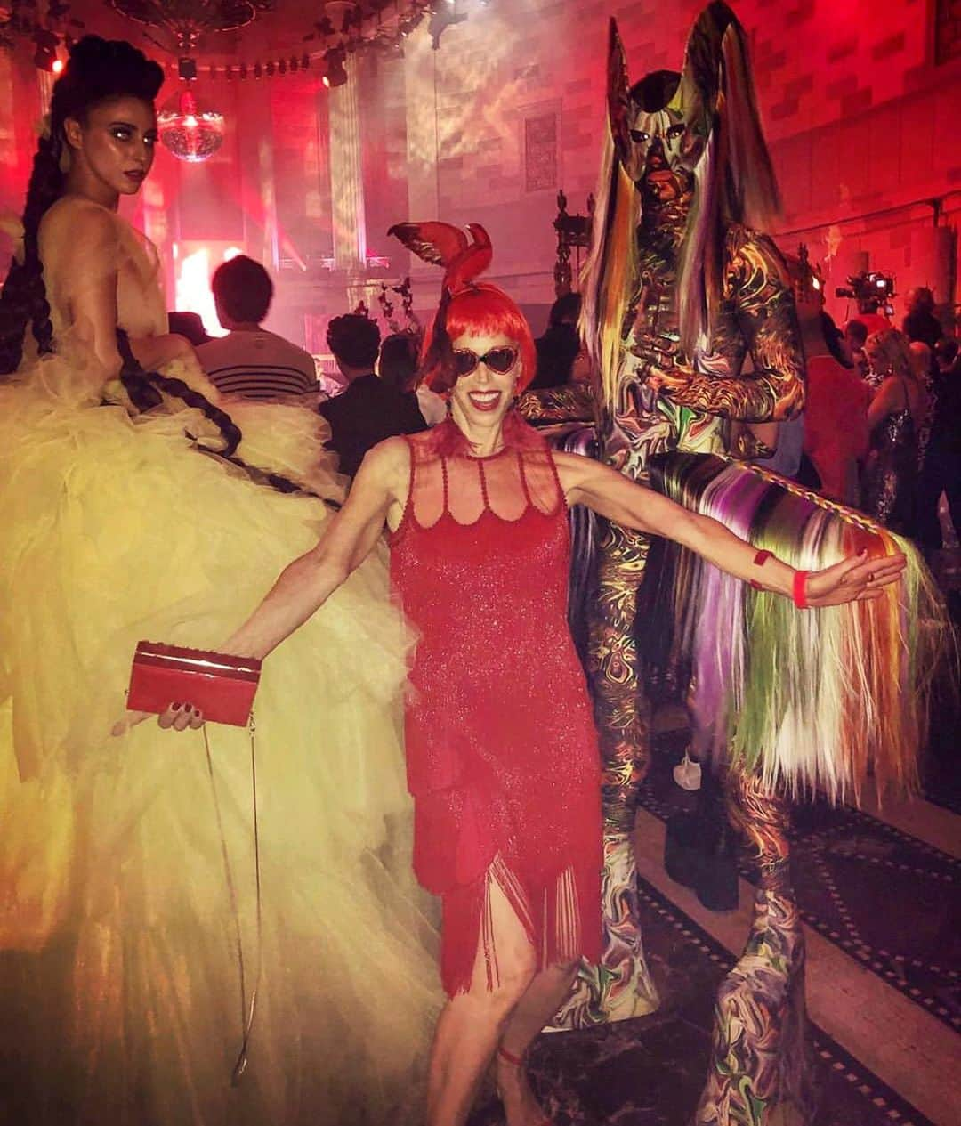 ナイーム カーンさんのインスタグラム写真 - (ナイーム カーンInstagram)「Welcome to the love ball. Linda Fargo in Naeem Khan deco fringe. #loveball @bergdorfs @cfda #loveball3」6月26日 11時54分 - naeemkhannyc