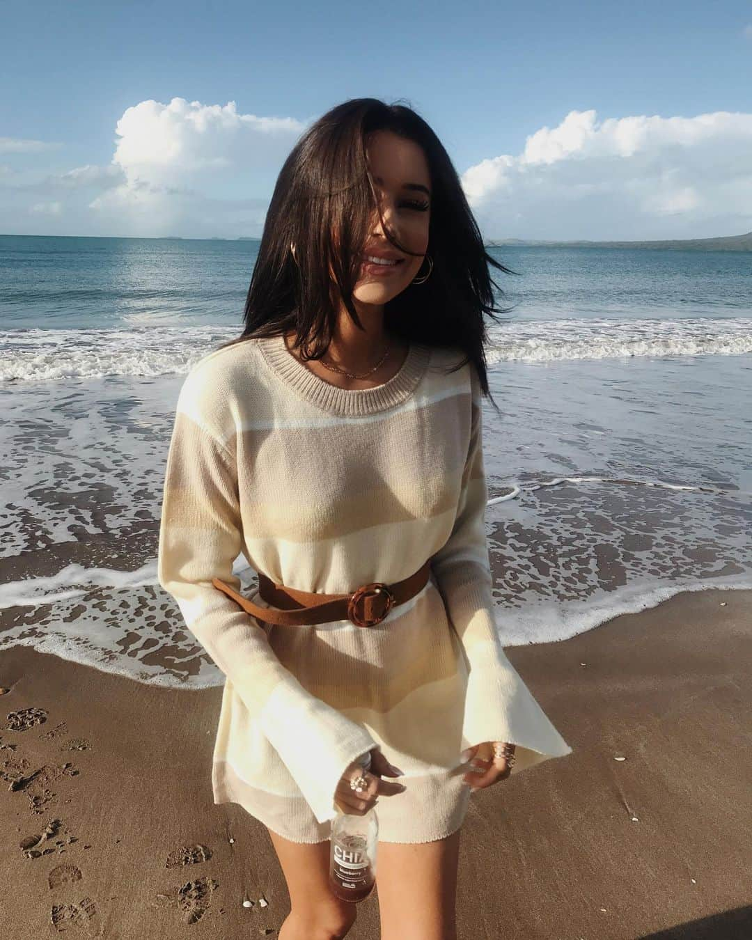 SABO SKIRTさんのインスタグラム写真 - (SABO SKIRTInstagram)「Sun, sand and soft knits 👌🏽 our #alpsknitdress as seen on beauty @ohcourture #saboskirt」6月26日 12時04分 - saboskirt