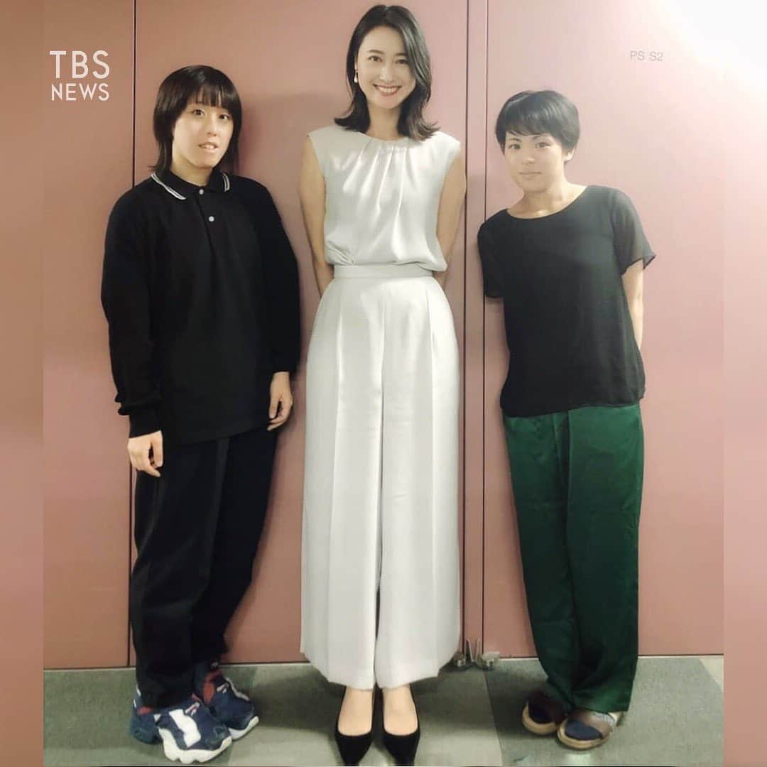 TBS NEWSさんのインスタグラム写真 - (TBS NEWSInstagram)「【news23】 今日は小川キャスターと ADの仲良し2人組との ３ショットをお届けします！ . 写真左はいつも頼りになる スーパーフロアAD増山さん。 写真右は笑顔がチャームポイントの 癒し系AD武下さん。 . 皆様、いいねやコメント いつも本当にありがとうございます！ . 今夜は通常通り よる11:00からの放送です！ 是非ご覧ください。 . 👗小川キャスター…B ability . #news23 #TBS #小川彩佳 #tbsnews #news #ニュース #テレビ #AD #スタッフ #今日のコーデ #ヘアスタイル #fashion #ootd #outfitoftheday」6月26日 11時56分 - tbsnews_insta