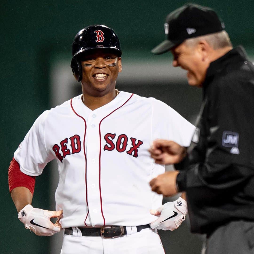 ボストン・レッドソックスさんのインスタグラム写真 - (ボストン・レッドソックスInstagram)「You’d be smiling too if you had a 4-hit & 3-double game」6月26日 11時58分 - redsox