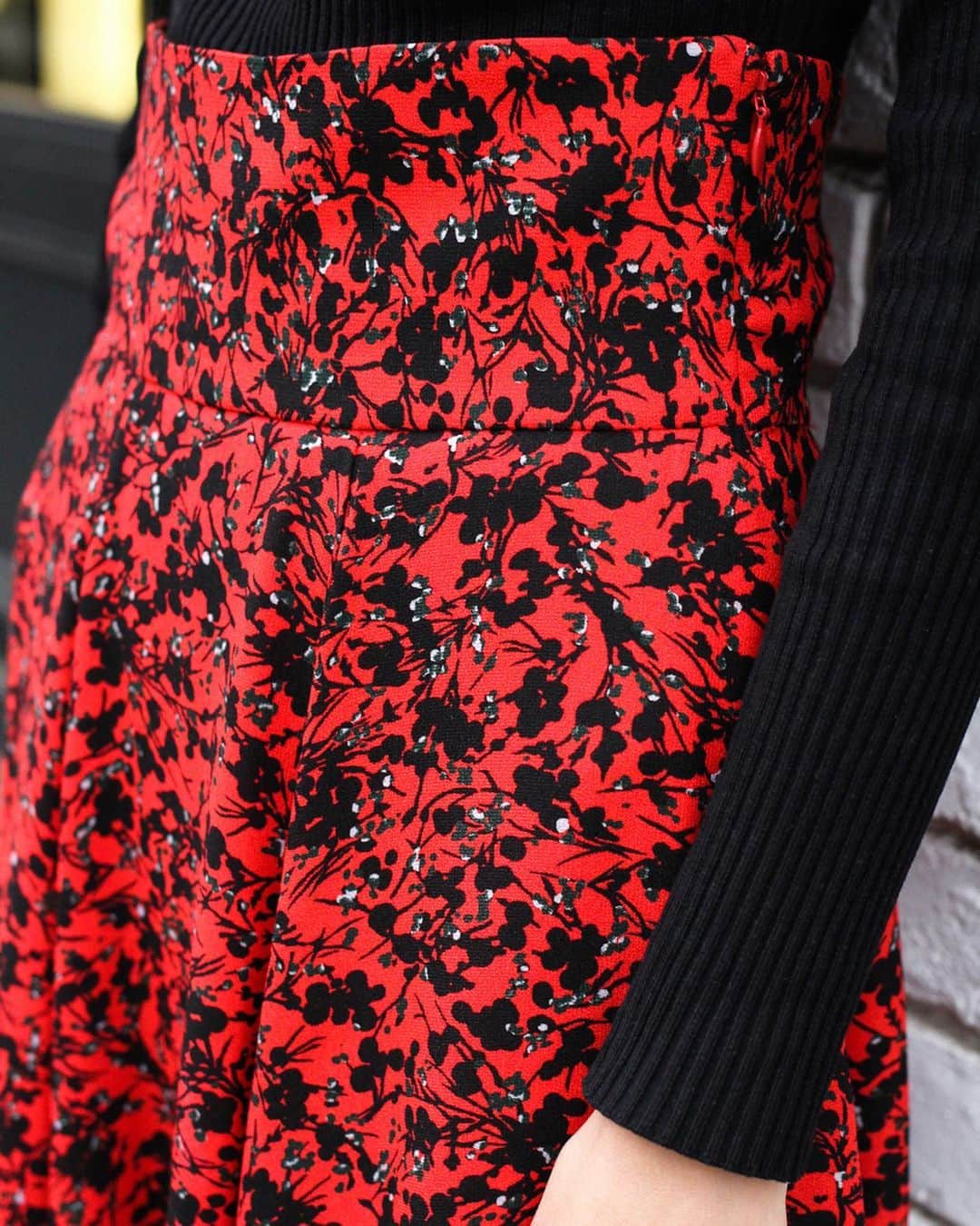 Fashionsnap.comさんのインスタグラム写真 - (Fashionsnap.comInstagram)「【#スナップ_fs】 Name 晶  Shirt #EMODA Skirt #CLANE Bag #SamanthaVega Shoes #MURRAL  #fashionsnap #fashionsnap_women」6月26日 12時00分 - fashionsnapcom