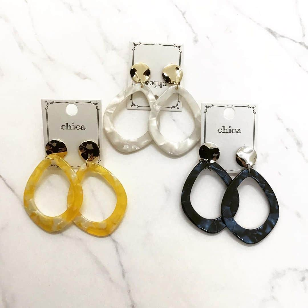 3COINS lN LUMINEさんのインスタグラム写真 - (3COINS lN LUMINEInstagram)「新商品！！ 本日は新商品のアクセサリーが多数入荷しております✨  オススメは流行りのビッグクリップです👍🏻 クリップ、ピアス 各種 ¥300+tax  #3COINS #スリーコインズ #スリコ #ルミネ大宮 #新商品 #アクセサリー #ヘアクリップ #ビッグクリップ #ピアス」6月26日 12時30分 - 3coins.in.lumine