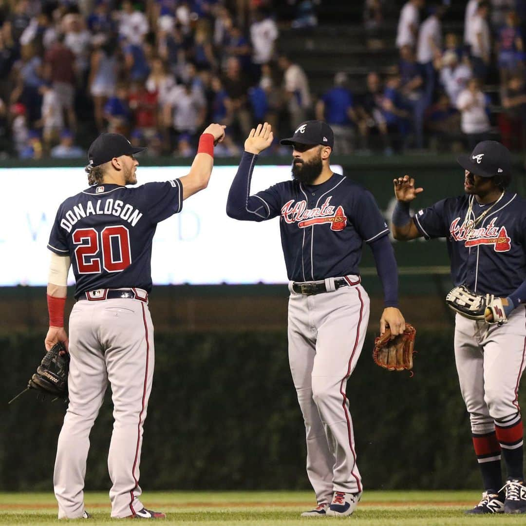 アトランタ・ブレーブスさんのインスタグラム写真 - (アトランタ・ブレーブスInstagram)「Victory formation. #ChopOn」6月26日 12時22分 - braves