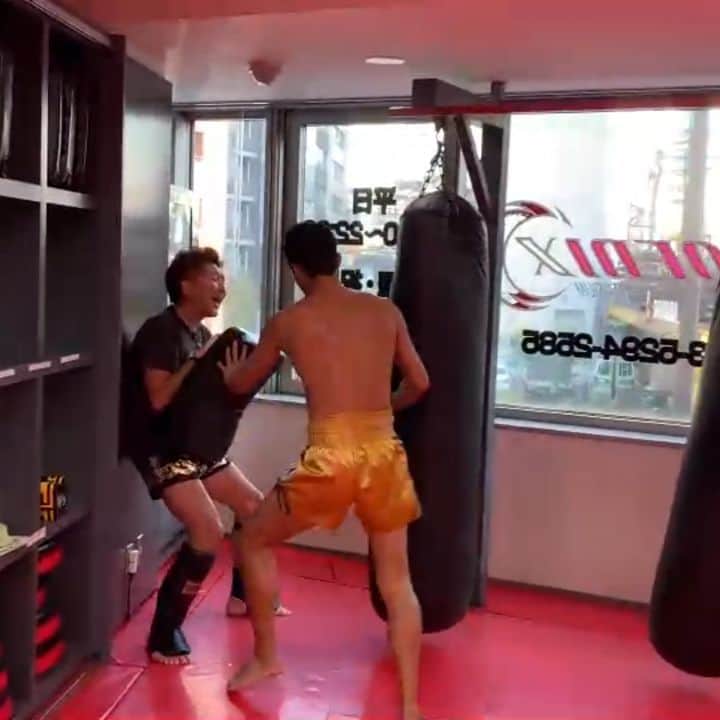 梅野源治のインスタグラム：「番外編😜👊👍 #経営者は人の痛みに鈍感な人も多いから #小野さんはいつも優しいけど #辛い経験からでしか学べないこともある #日々勉強 #本人は喜んでいた はず⤴️w」