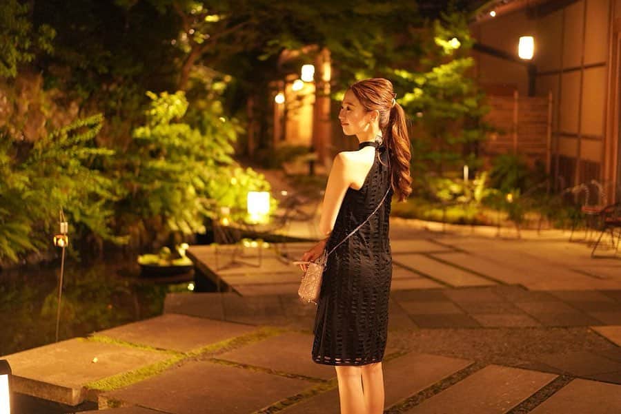 寿春花果さんのインスタグラム写真 - (寿春花果Instagram)「夜も素敵♡#星のや京都 ワンピースは @keefer_jp  で主人と一緒に選んだものでした👗 ストーリーでワンピースのメッセージ沢山ありがとう💕 . 加工なし😳美しい夜。 . #ほしのや京都 #ワンピース#ワンピースコーデ#ファッション#ブラックコーデ #ドレス」6月26日 12時32分 - hanaka_yu