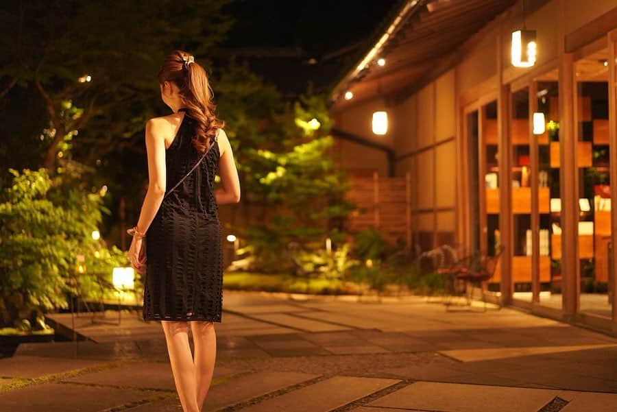 寿春花果さんのインスタグラム写真 - (寿春花果Instagram)「夜も素敵♡#星のや京都 ワンピースは @keefer_jp  で主人と一緒に選んだものでした👗 ストーリーでワンピースのメッセージ沢山ありがとう💕 . 加工なし😳美しい夜。 . #ほしのや京都 #ワンピース#ワンピースコーデ#ファッション#ブラックコーデ #ドレス」6月26日 12時32分 - hanaka_yu