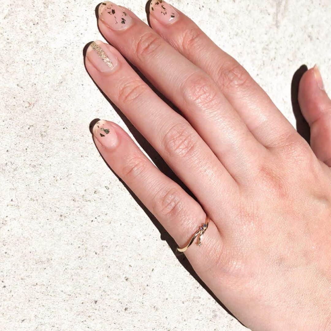 エテさんのインスタグラム写真 - (エテInstagram)「anan × ete﻿ 《Collaborated Pinky Ring》﻿ ﻿ "私らしく"頑張るあなたを輝かせる。﻿ ﻿ 雑誌"anan"とのコラボジュエリーは、﻿ 幸運を運んでくれる、大人ピンキーリング。﻿ ﻿ "真実" "選択" "愛"を表現した、3つのデザイン。﻿ デザインやキーワードはもちろん、﻿ 直感で選ぶのもおすすめ。﻿ ﻿ ピンキーリングだけの小さなお部屋をイメージした﻿ 限定ボックス付きです。﻿ ﻿ #ete #エテ #anan #collaborated﻿ @anan_mag」6月26日 12時49分 - ete_official