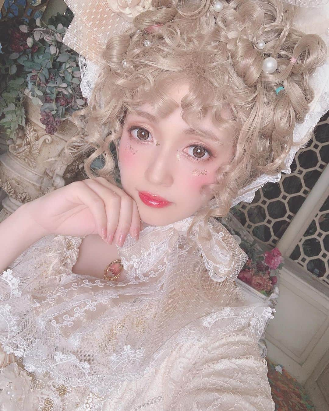 青木美沙子さんのインスタグラム写真 - (青木美沙子Instagram)「金髪迫力がある❣️ #撮影 #ロリータファッション」6月26日 12時57分 - misakoaoki