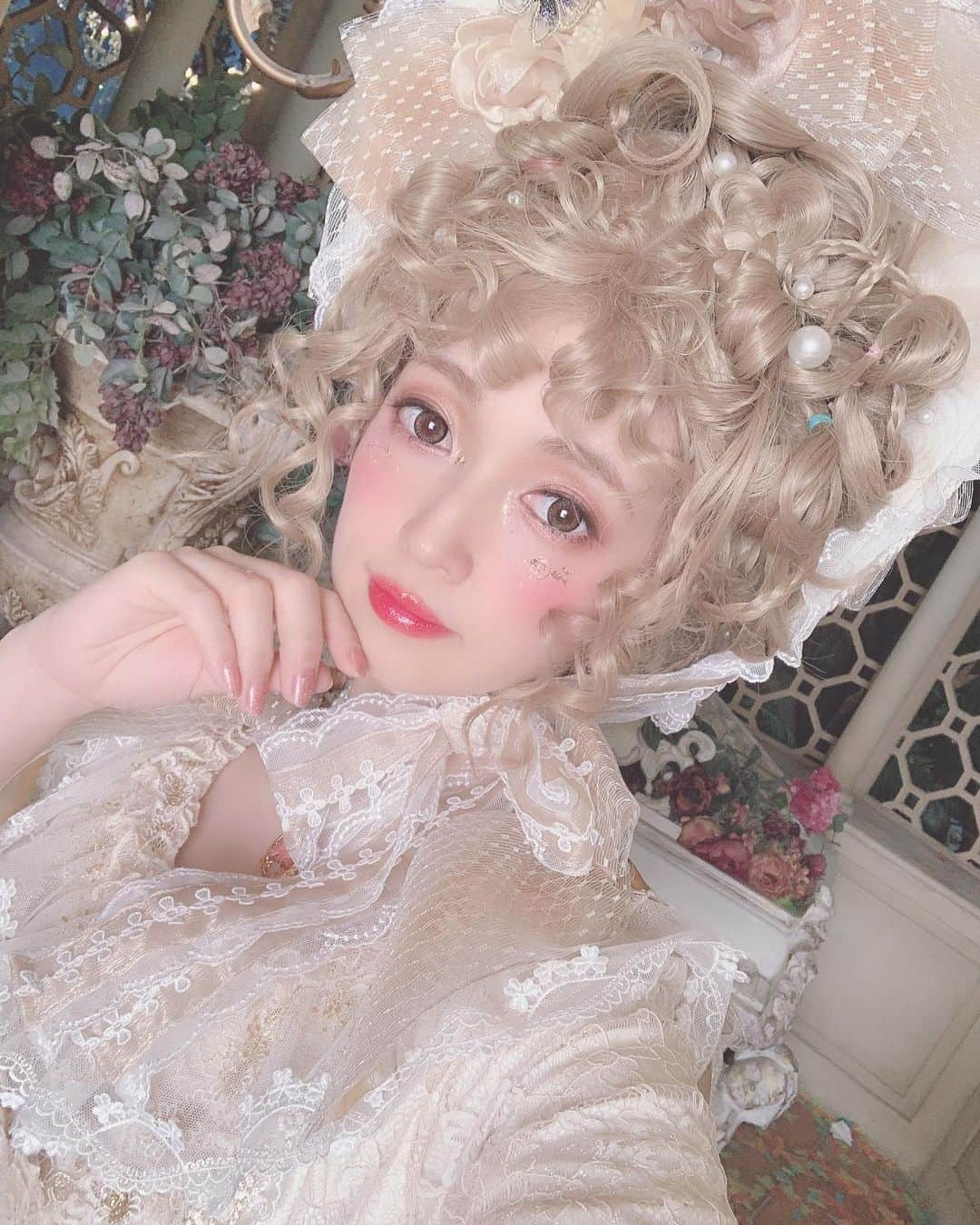 青木美沙子さんのインスタグラム写真 - (青木美沙子Instagram)「金髪迫力がある❣️ #撮影 #ロリータファッション」6月26日 12時57分 - misakoaoki