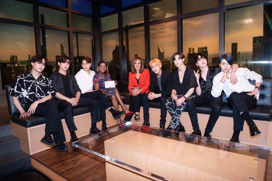 GOT7さんのインスタグラム写真 - (GOT7Instagram)「GOT7 2019 WORLD TOUR 'KEEP SPINNING' IN NEWARK : WITH @fox5ny @rosannascotto @loristokestv GOOD DAY NEW YORK  fox5ny.com 2019.06.27 THU 9AM (EST)  #GOT7  #갓세븐  #GOT7_SPINNINGTOP  #GOT7_ECLIPSE #GOT7WORLDTOUR  #GOT7_KEEPSPINNING  #GOT7onGDNY」6月26日 13時23分 - got7.with.igot7