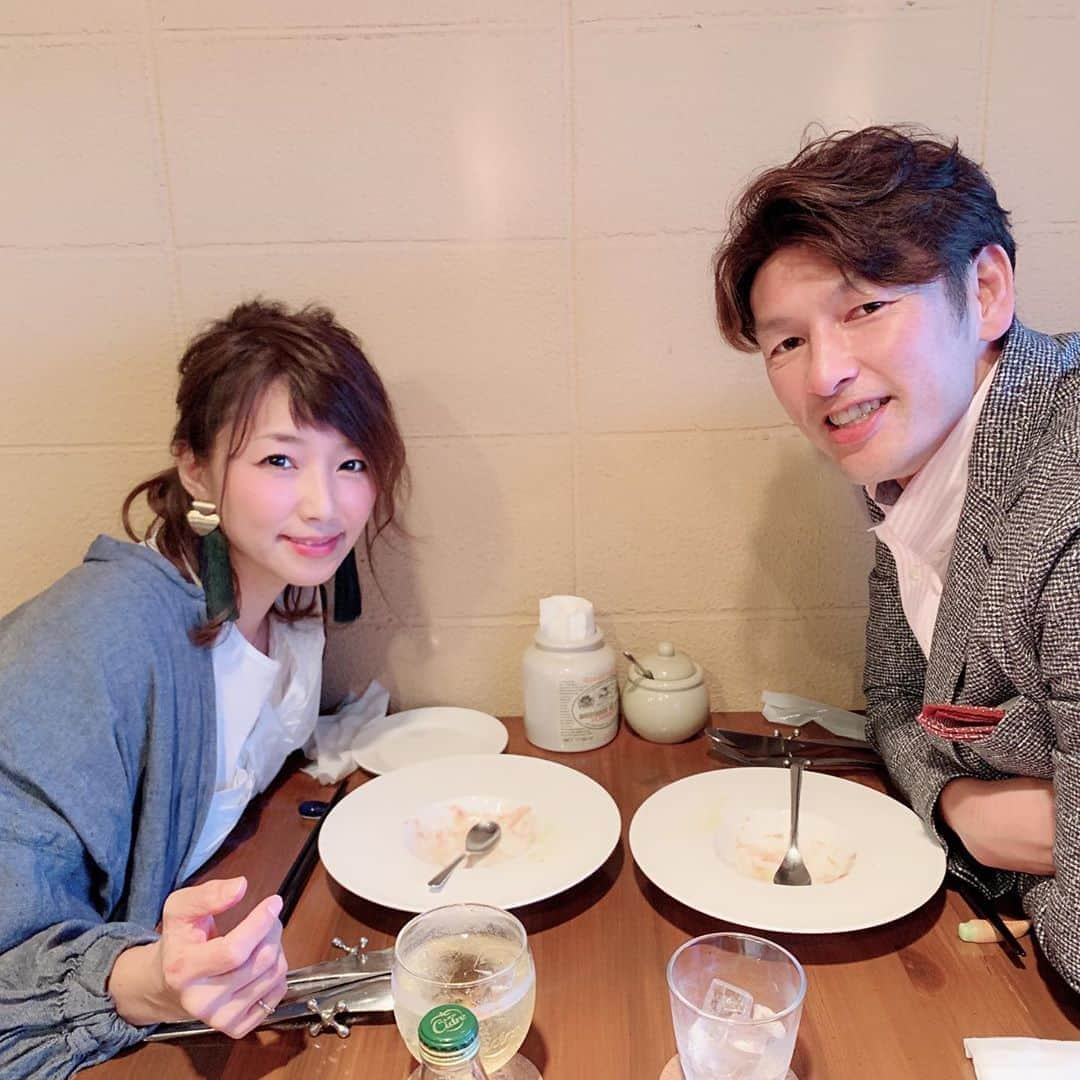 巻誠一郎さんのインスタグラム写真 - (巻誠一郎Instagram)「昨日は11回目の結婚記念日 いつも家庭を支えてくれてありがとうございます☆ これからもよろしくね♪  そして、今回も出発前にやらかす... #結婚記念日 #ディナー #フレンチ #美味しいお店 #ルブリアン #出発前にハプニング #子供たちのカレー #焦がす事件 #安定の #出来なさ加減 #巻誠一郎」6月26日 13時34分 - makiseiichiro9