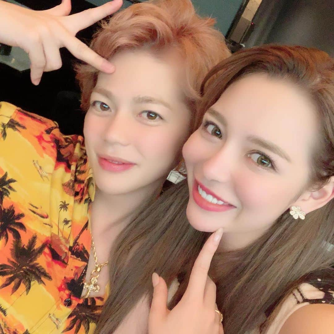 春木開さんのインスタグラム写真 - (春木開Instagram)「髪の毛ピンクにしたよ🤪🤩﻿ 伝われピンク感！！！！！！！﻿ ﻿ ﻿ 人と同じ行動をして﻿ 人と違う発想は生まれない﻿ ﻿ #pink﻿ #ピンク﻿ #桃色向上委員会﻿ 自分の人生を生きる」6月26日 13時40分 - haruki.kai