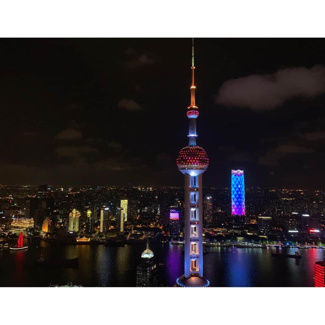 TAO（岡本多緒）さんのインスタグラム写真 - (TAO（岡本多緒）Instagram)「感谢大家让我在上海渡过了愉快的时间，希望早日带着新的作品与大家见面。I love 上海💙 #shanghaiinternationalfilmfestival #losttransmissions」6月26日 14時12分 - taookamoto
