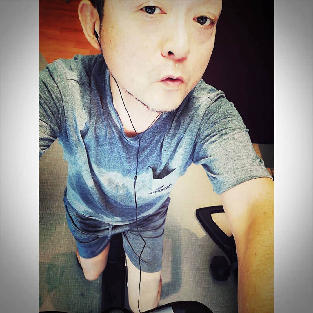 松本隆博のインスタグラム：「。 今日も走ってきたー。 昨日と同じ様な写真だ けど、今日だからね！！ 🎼.•*¨*•.•*¨*•.¸¸🎶」