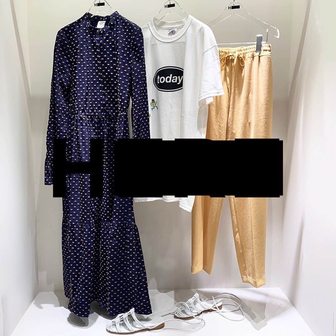 H BEAUTY&YOUTHさんのインスタグラム写真 - (H BEAUTY&YOUTHInstagram)「＜Baum Und Pferdgarten＞ dot long sleeve dress ¥32,000-(+tax) ＜TODAY edition＞ today tee ¥6,000-(+tax) ＜H BEAUTY&YOUTH＞ double cloth drawstring pants ¥20,000-(+tax) ＜HEREU＞ ankle ribbon sandal for women ¥49,000-(+tax)  #H_beautyandyouth @h_beautyandyouth  #BEAUTYANDYOUTH #Unitedarrows #baunundpferdgarten #todayedition #hereu」6月26日 14時33分 - h_beautyandyouth