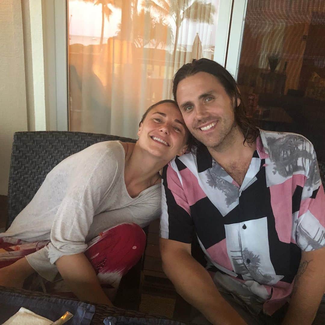 ブリアナ・エヴィガンのインスタグラム：「Love this man ❤️nothing like hangin with the fam...」