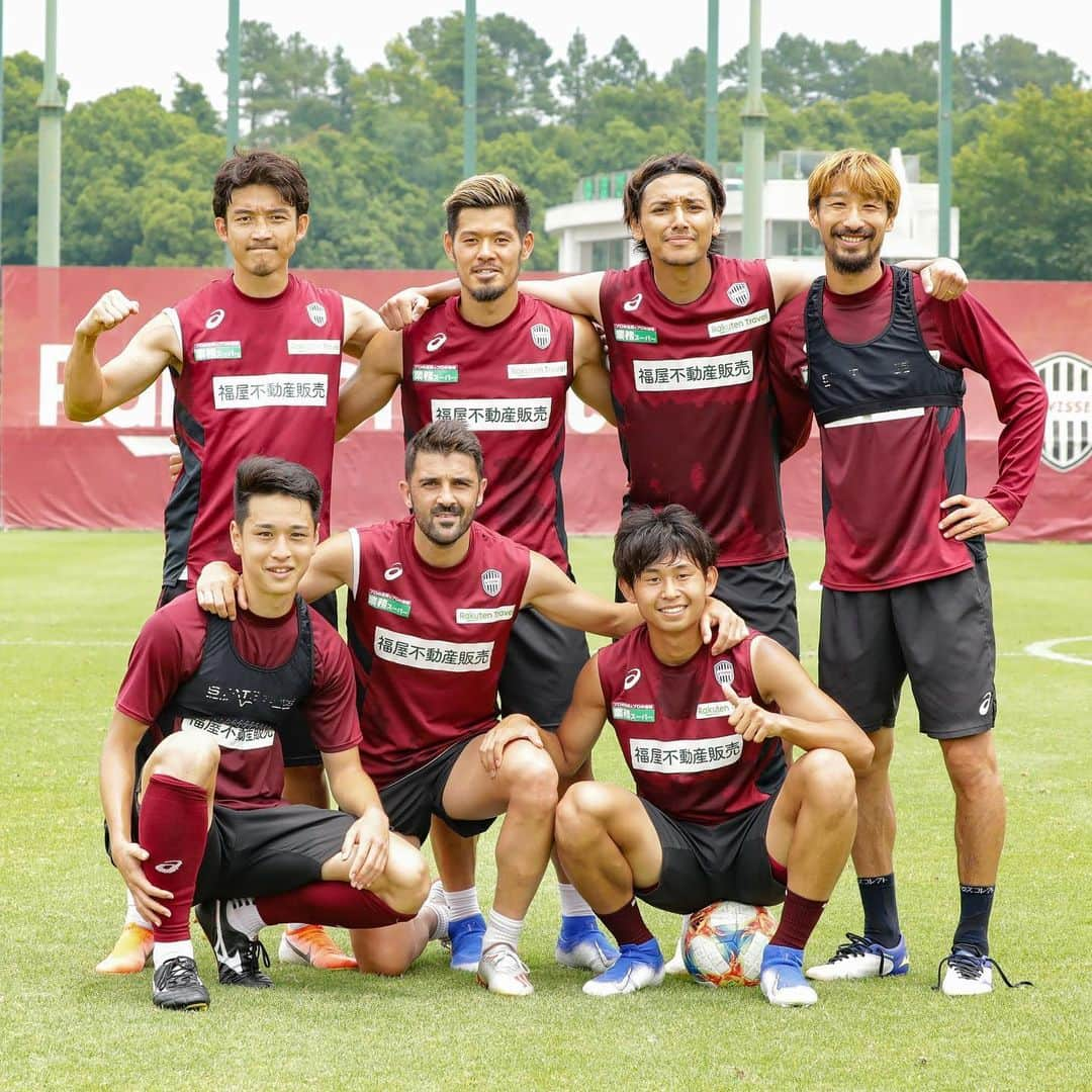 ダビド・ビジャさんのインスタグラム写真 - (ダビド・ビジャInstagram)「🥇🏆💪🏻 #visselkobe #japan #teamvos #dv7group」6月26日 14時34分 - davidvilla